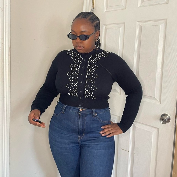 Pearl studded sweater - Picture 2 of 4